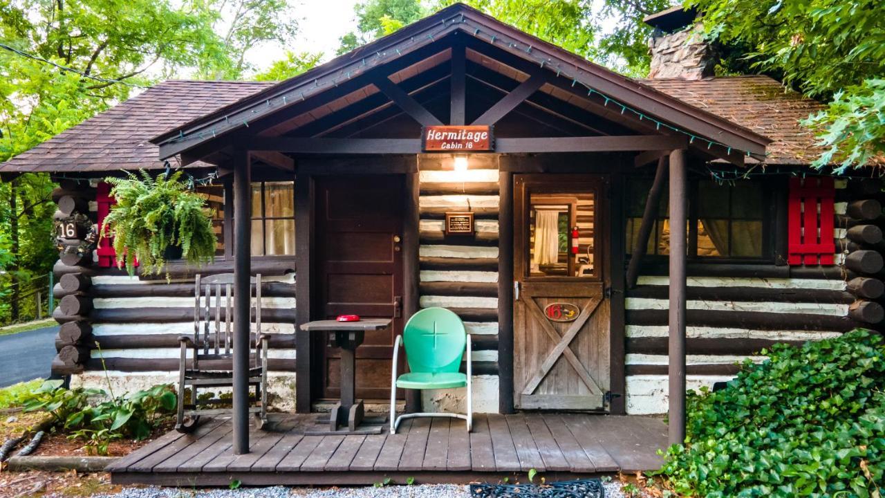 Log Cabin Motor Court Asheville Kültér fotó