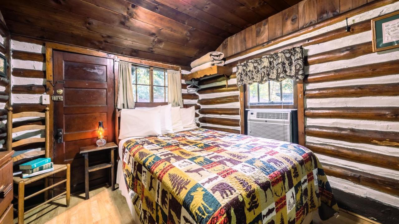 Log Cabin Motor Court Asheville Kültér fotó
