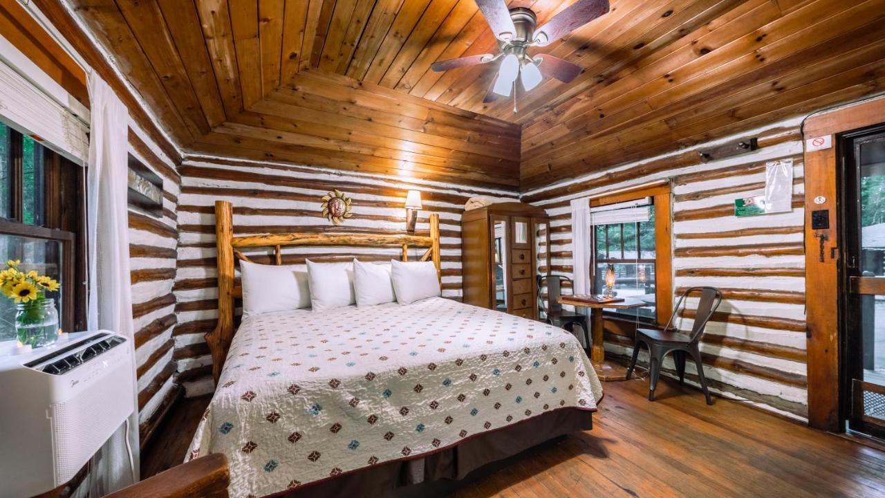 Log Cabin Motor Court Asheville Kültér fotó