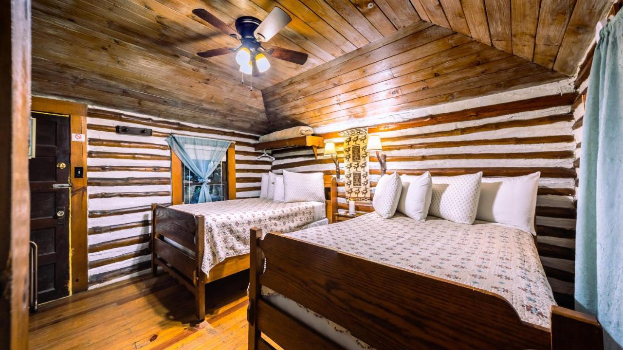 Log Cabin Motor Court Asheville Kültér fotó