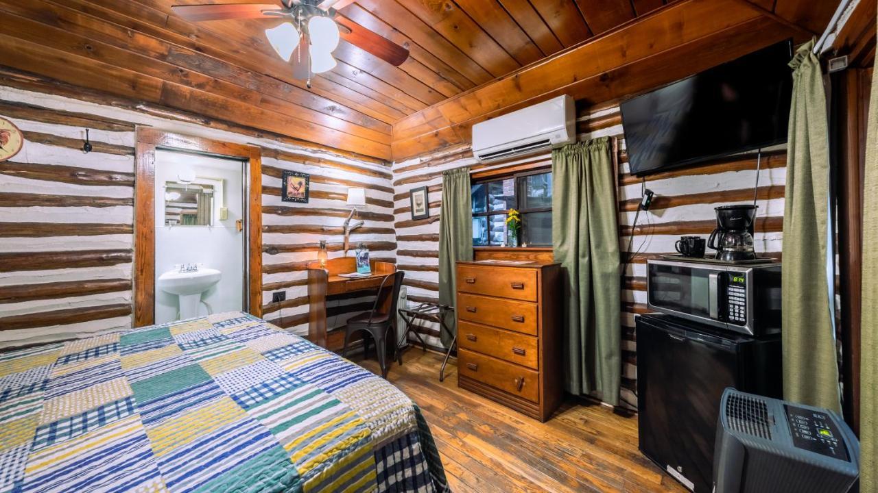 Log Cabin Motor Court Asheville Kültér fotó
