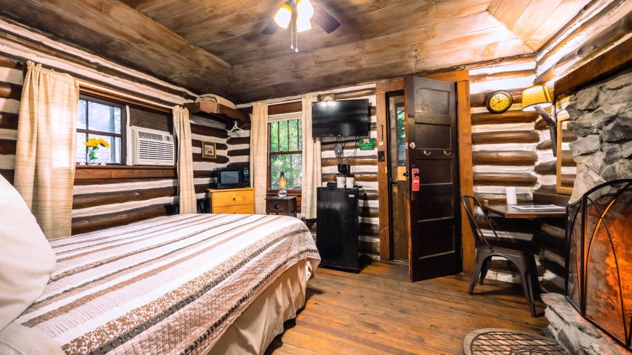 Log Cabin Motor Court Asheville Kültér fotó