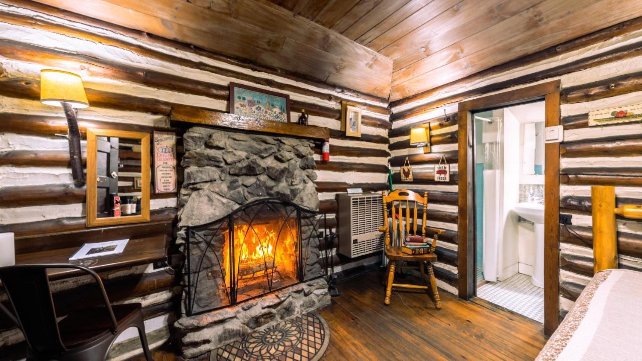Log Cabin Motor Court Asheville Kültér fotó