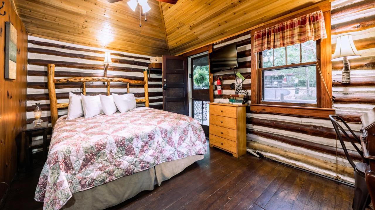 Log Cabin Motor Court Asheville Kültér fotó
