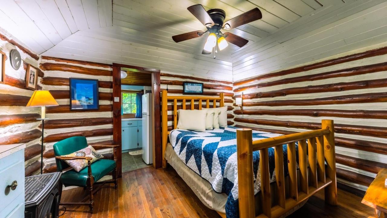 Log Cabin Motor Court Asheville Kültér fotó