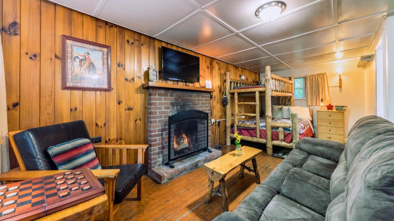 Log Cabin Motor Court Asheville Kültér fotó