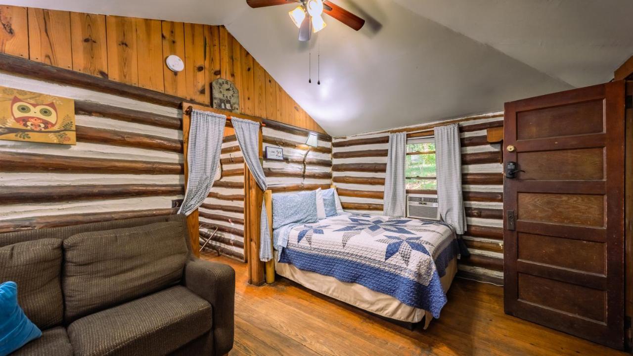 Log Cabin Motor Court Asheville Kültér fotó